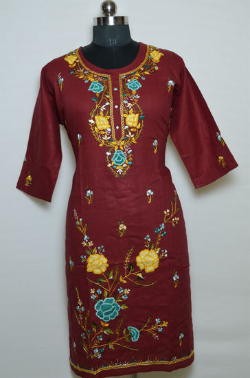 Picture of Maroon Round Neck Embroidered Kurta