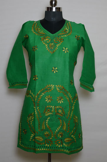 Picture of Green V-Neck Embroidered Kurta