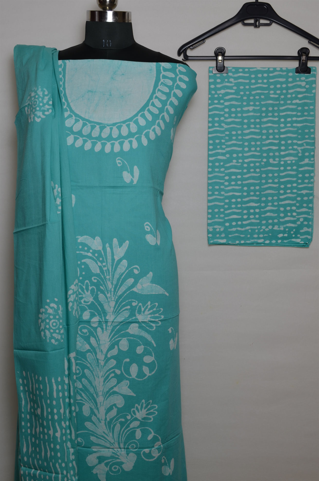 Blue Round Hand Dyed Batik Night Gown Nighty – thekaftanshop.com