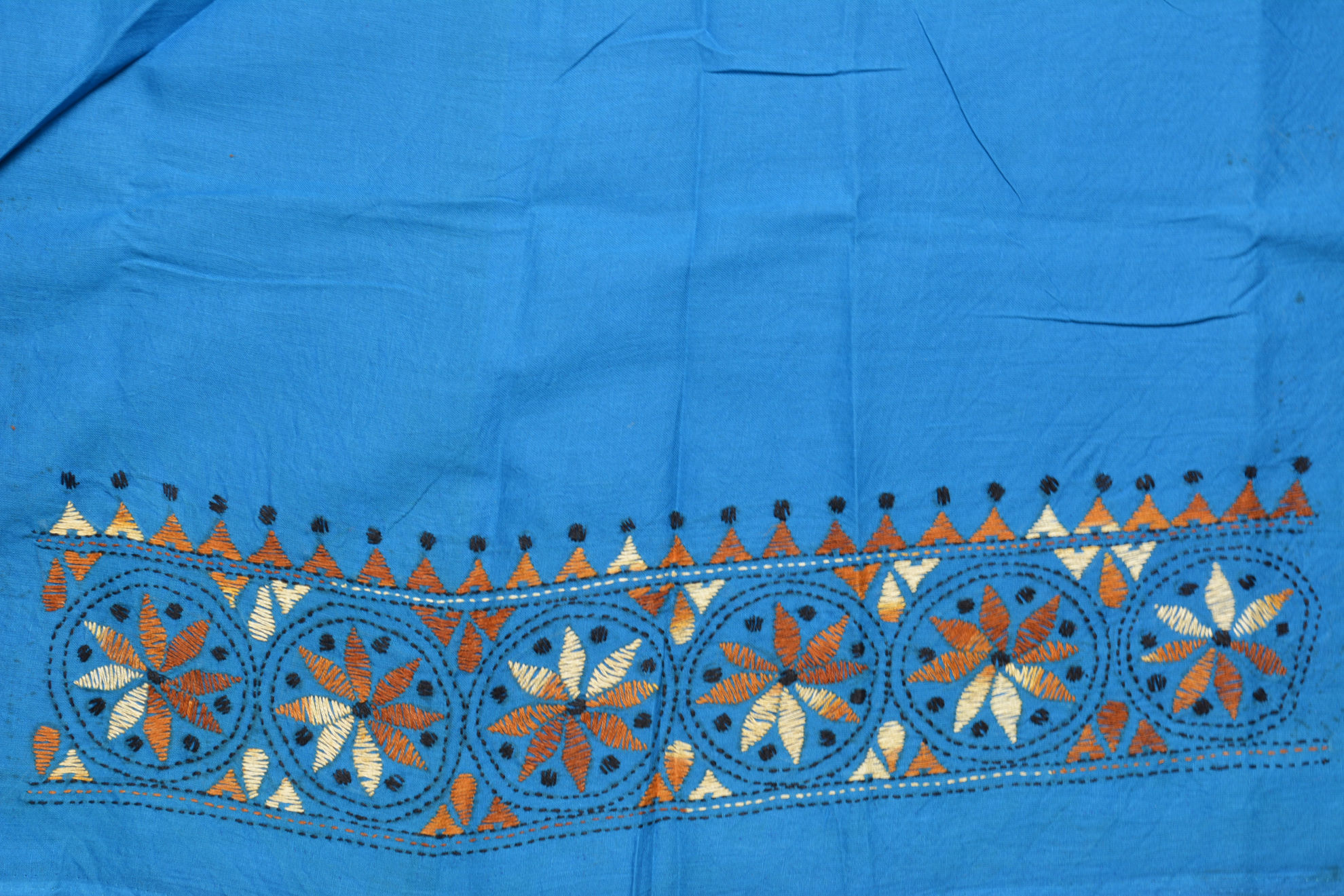 Kantha embroidery on kurta | Embroidery on kurtis, Handwork embroidery  design, Kantha embroidery