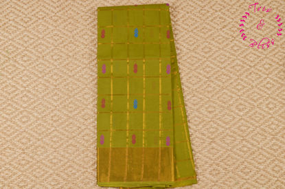 Picture of Pista Green Big Zari Checks Mangalagiri Handloom Cotton Saree With Butta and Zari Border